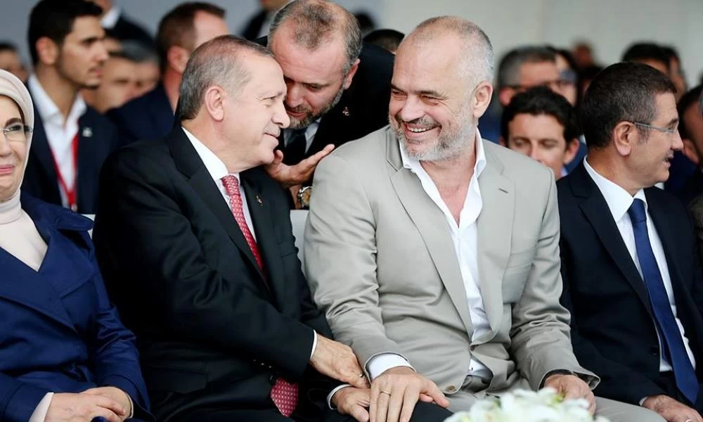"Τρέχει" να συναντήσει τον Ερντογάν ο Ράμα μετά την ελληνική επέκταση στο Ιόνιο